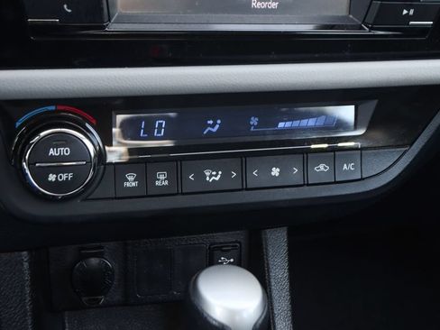 Used 2016 Toyota Corolla LE FWD image 28