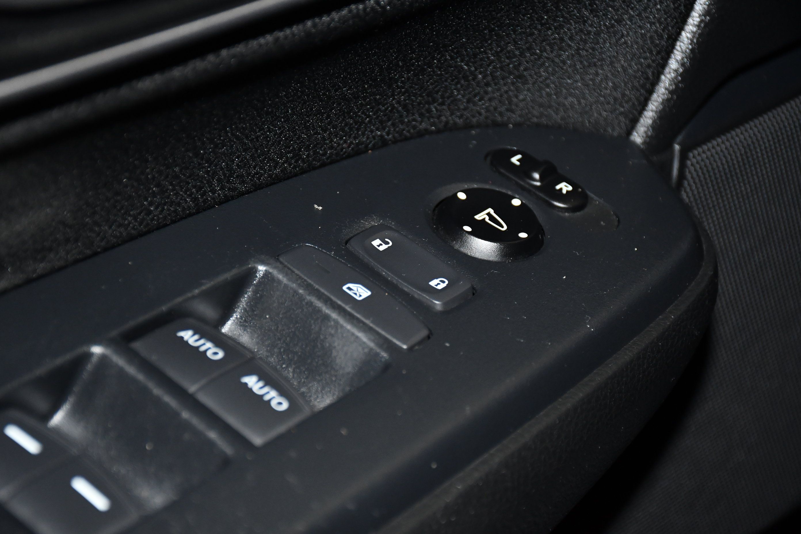 Used 2017 Honda CR-V EX image 33
