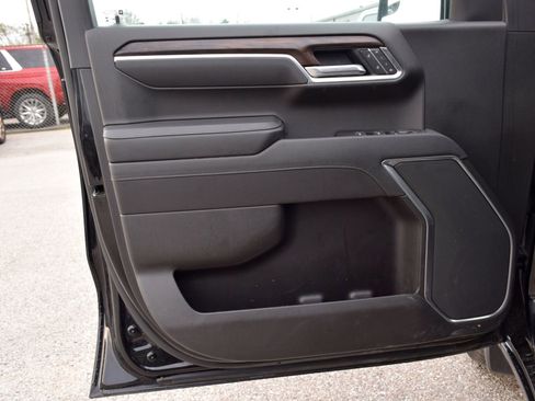 Used 2025 GMC Sierra 1500 SLT image 19