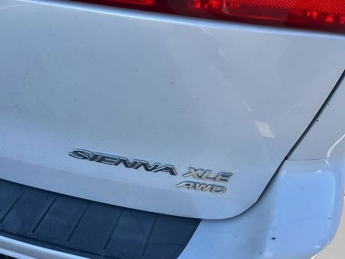 Used 2005 Toyota Sienna XLE image 13