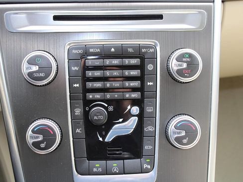 Used 2015 Volvo XC60 T5 Premier image 25