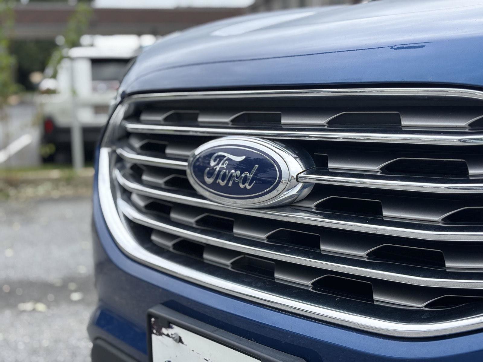 Used 2020 Ford Edge SEL w/ Cold Weather Package AWD/4WD image 6