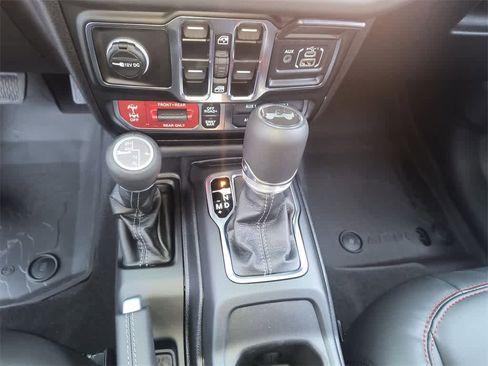 New 2026 Jeep Wrangler Unlimited Rubicon w/ Technology Group image 20