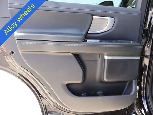 Certified 2025 Ford Expedition Platinum AWD/4WD image 19