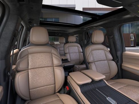 New 2026 Lincoln Navigator Black Label AWD/4WD image 10