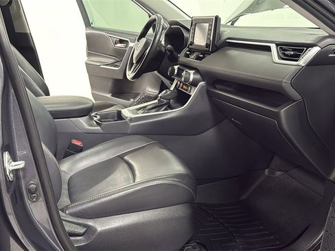 Certified 2019 Toyota RAV4 XLE Premium w/ Cold Weather Package image 18