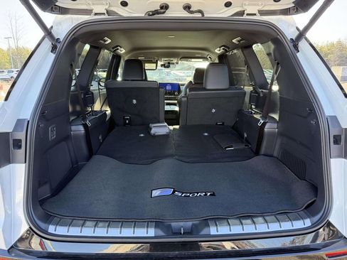 Used 2026 Lexus TX 500h AWD image 29