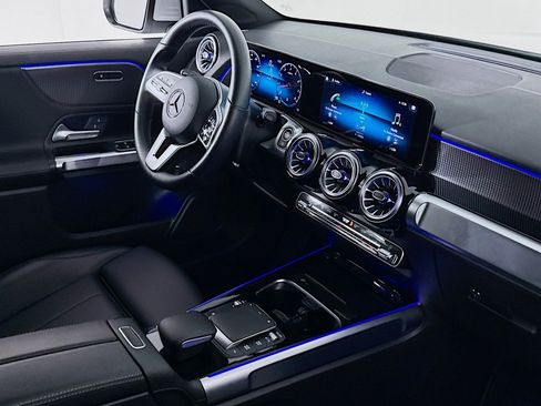 Certified 2022 Mercedes-Benz GLB 250 image 17