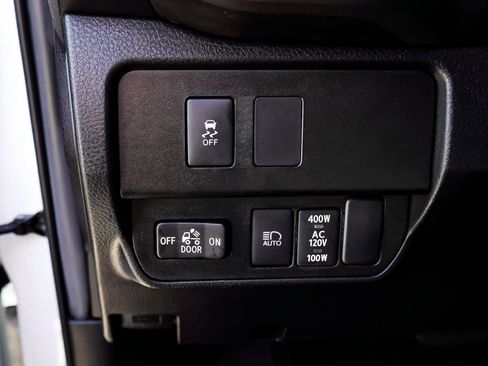 Certified 2023 Toyota Tacoma TRD Off-Road AWD/4WD image 19