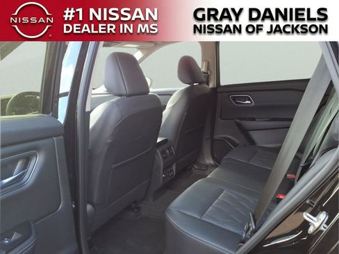 Certified 2025 Nissan Rogue Platinum w/ Platinum Premium Package image 27