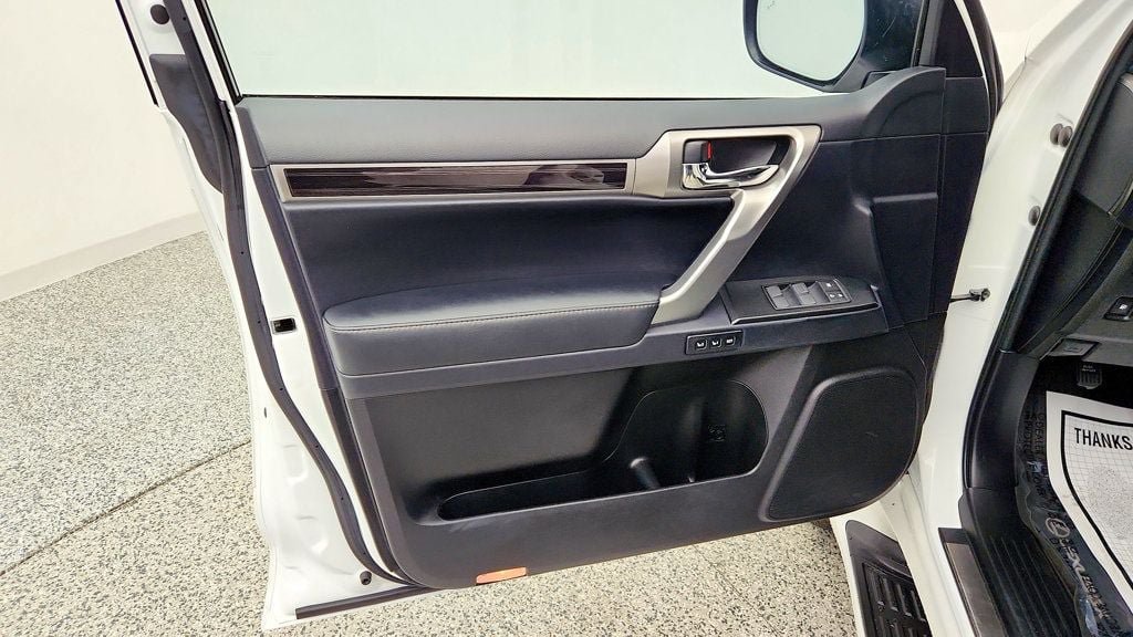 Used 2023 Lexus GX 460 Premium w/ Premium Package AWD/4WD image 11