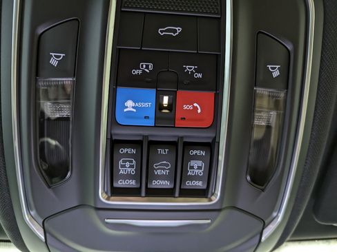 New 2025 Jeep Grand Cherokee Limited w/ Luxury Tech Group II image 26