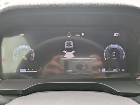 New 2025 Jeep Grand Cherokee Altitude image 24