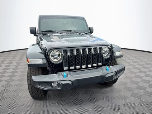 Used 2022 Jeep Wrangler Unlimited Rubicon 4xe w/ Cold Weather Group AWD/4WD image 2
