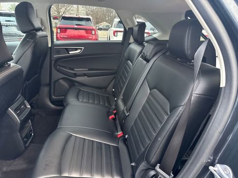 Used 2024 Ford Edge SEL w/ Convenience Package image 16