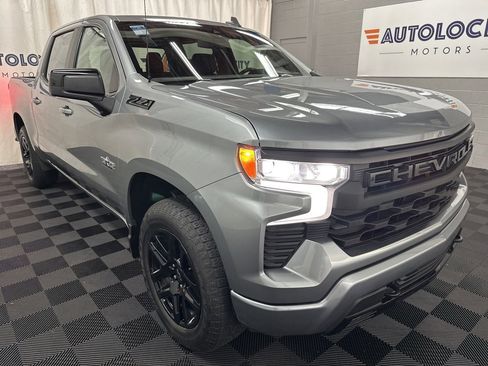 Used 2023 Chevrolet Silverado 1500 RST image 2