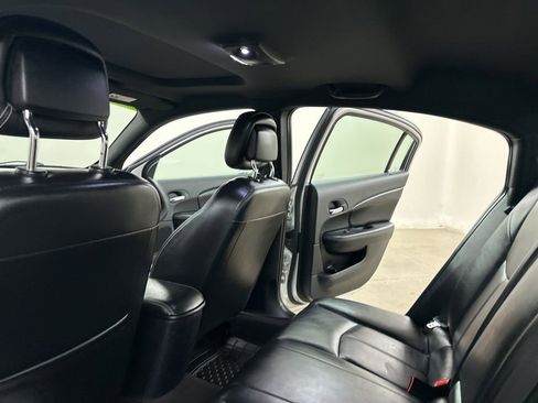 Used 2011 Chrysler 200 Limited image 27