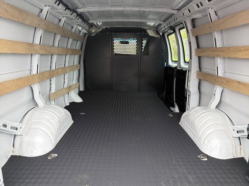 Used 2024 Chevrolet Express 2500 w/ Driver Convenience Package RWD image 8