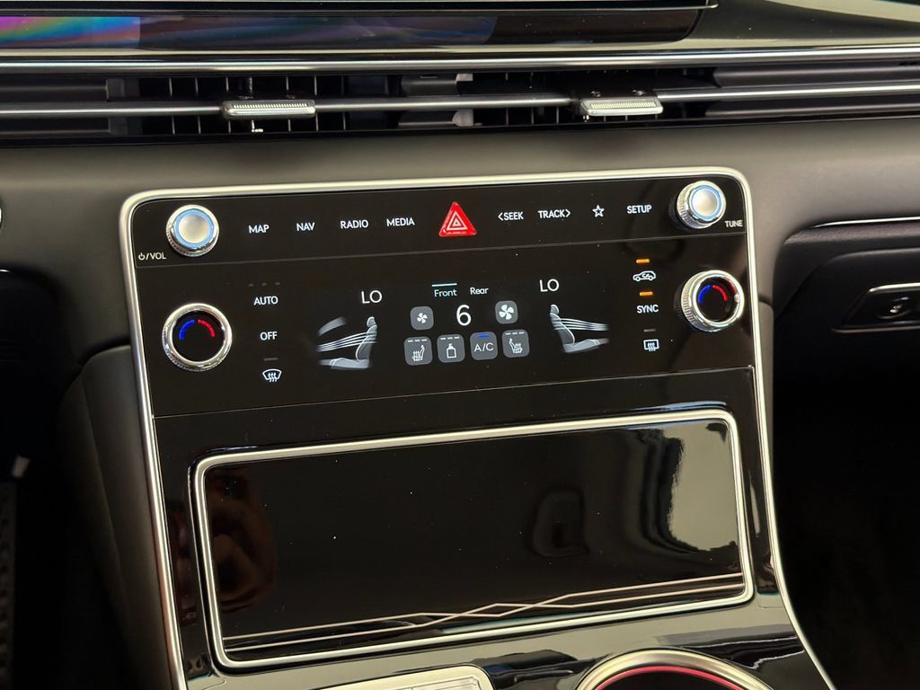 New 2026 Genesis GV80 2.5T RWD image 21