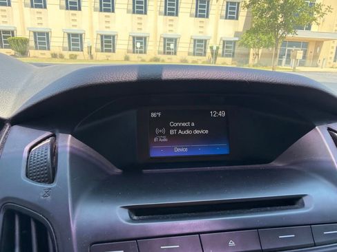 Used 2016 Ford Focus SE FWD image 15