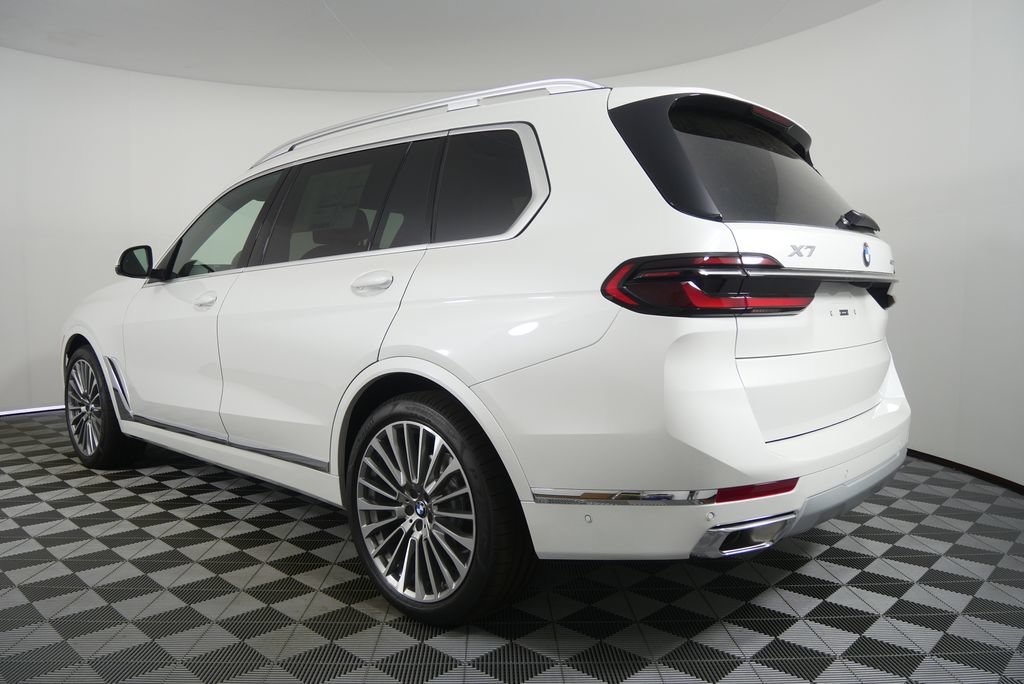 Certified 2027 BMW X7 xDrive40i w/ Premium Package AWD/4WD image 3