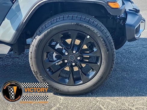 Used 2025 Jeep Wrangler Sahara 4xe image 29