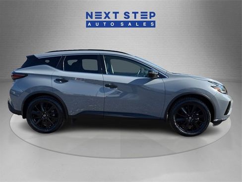 Used 2022 Nissan Murano SV w/ SV Midnight Edition Package image 9