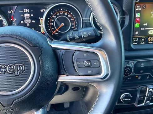 Used 2018 Jeep Wrangler Unlimited Sahara AWD/4WD image 19