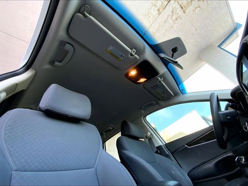 Used 2017 Kia Sorento LX image 14