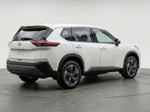 Used 2025 Nissan Rogue SV image 9