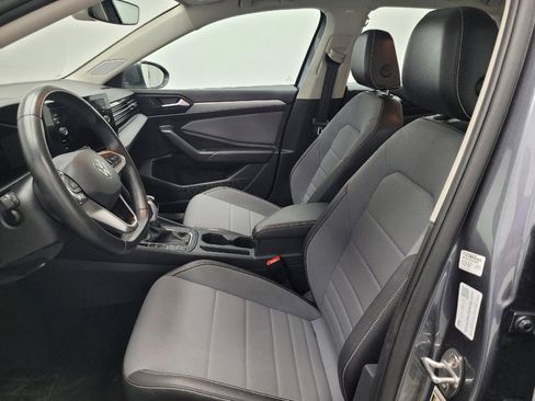 Used 2025 Volkswagen Jetta SE FWD image 17