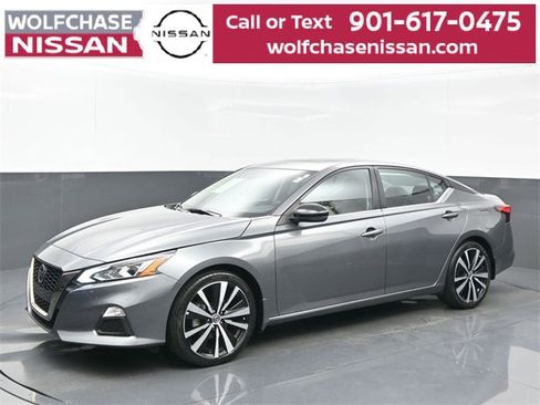 Used 2021 Nissan Altima 2.5 SR w/ SR Premium Package image 2