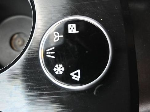 Used 2024 Nissan Rogue S AWD/4WD image 24