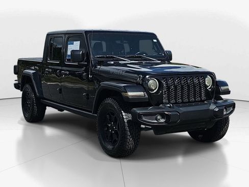 Used 2021 Jeep Gladiator Sport AWD/4WD image 3