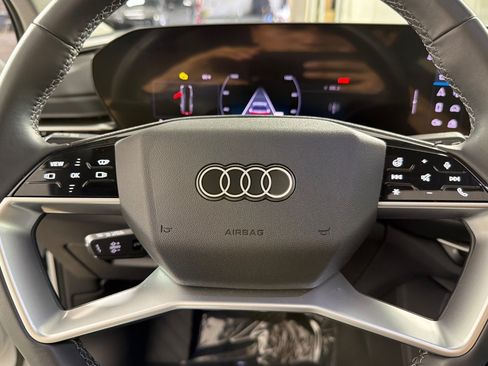 Used 2025 Audi Q5 Premium Plus w/ Premium Plus AWD/4WD image 23