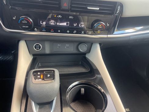 Used 2023 Nissan Rogue SL w/ SL Premium Package FWD image 19