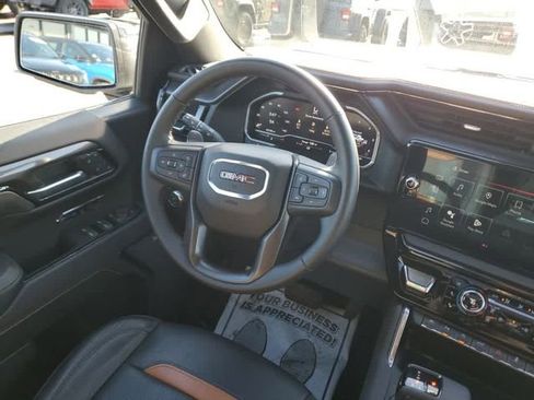 Used 2023 GMC Sierra 1500 AT4 w/ AT4 Premium Package AWD/4WD image 18