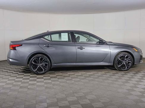 Used 2025 Nissan Altima 2.5 SR image 16