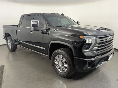 Used 2024 Chevrolet Silverado 2500 High Country w/ High Country Premium Package image 2