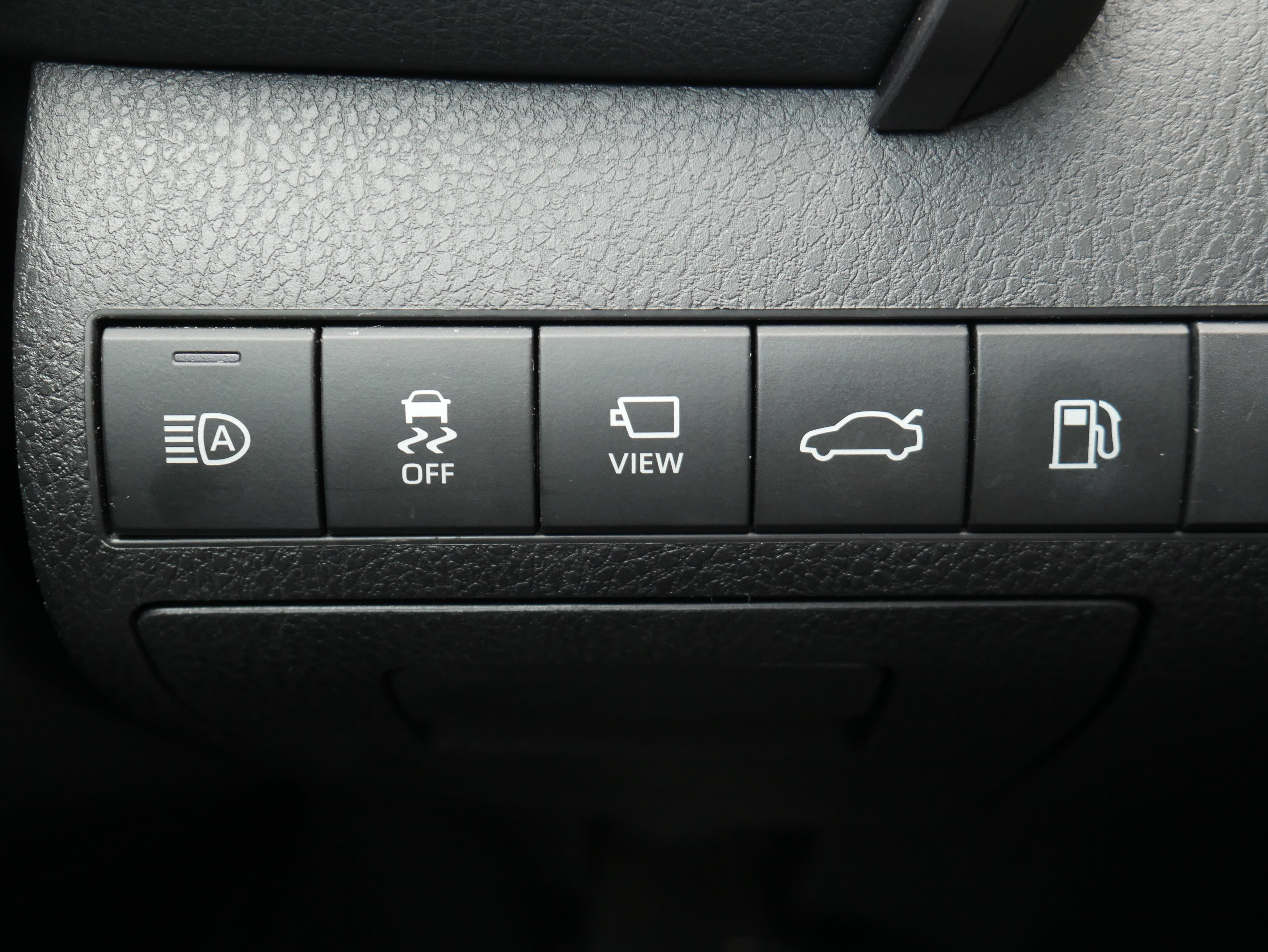 Used 2018 Toyota Camry XLE w/ Audio Package FWD image 30