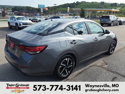 Used 2024 Nissan Sentra SV FWD image 8