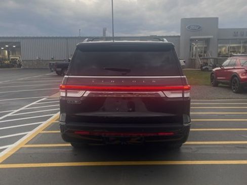 Used 2022 Lincoln Navigator L Reserve image 6