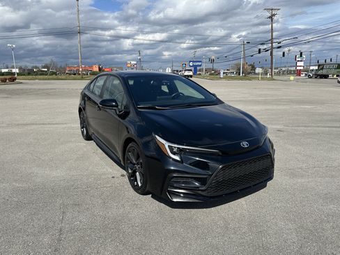 Certified 2024 Toyota Corolla SE image 3