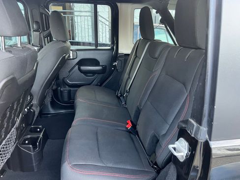 Used 2018 Jeep Wrangler Unlimited Rubicon AWD/4WD image 23