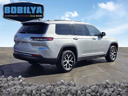 Used 2024 Jeep Grand Cherokee L Limited w/ Luxury Tech Group II image 3