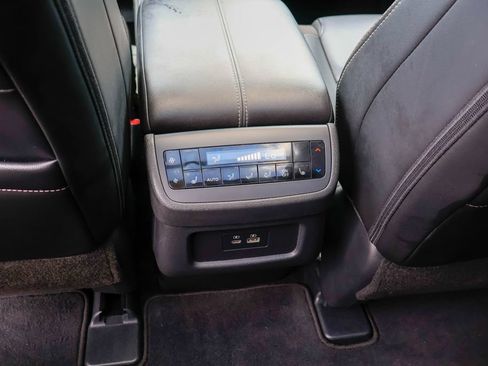 Used 2024 Nissan Pathfinder SL w/ SL Premium Package FWD image 22