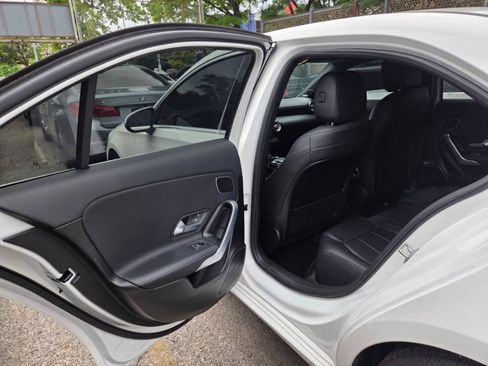 Used 2019 Mercedes-Benz A 220 4MATIC image 8