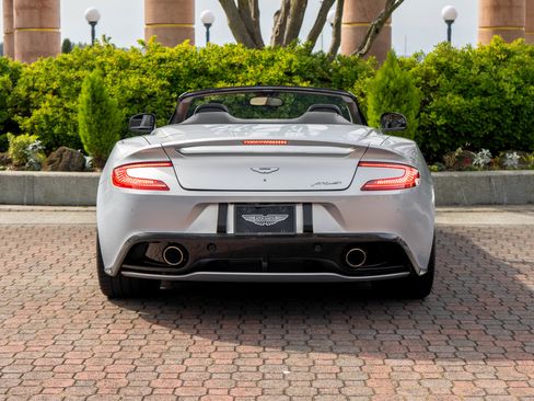 Used 2016 Aston Martin Vanquish Volante RWD image 47