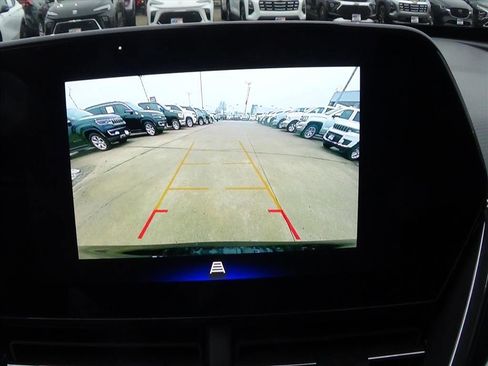 Used 2025 Chevrolet Trax LT image 30