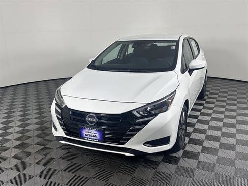 New 2025 Nissan Versa SV w/ Trunk Package FWD image 9